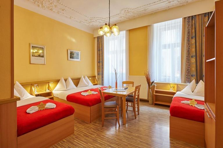 Bedroom 1, Urban Jungle Apartments , Wien