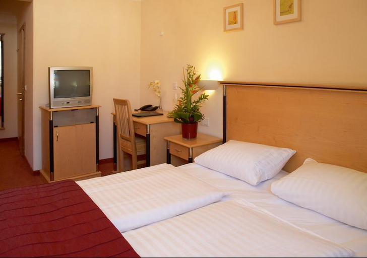 Bedroom 5, Hotel Atlas, München