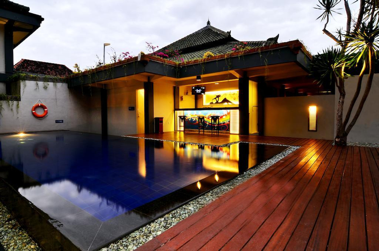 The Yani Hotel Bali by ZUZU, Denpasar