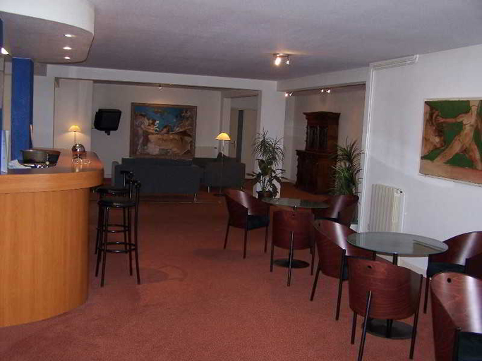 Public Area 2, The Originals Boutique, Hôtel Marytel, Montbrison, Loire