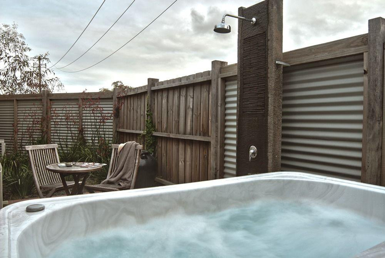 Sport & Beauty 2, Bairnsdale Motel, E. Gippsland - Bairnsdale