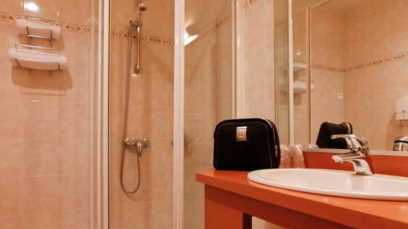 Bathroom 4, Hôtel de la Loire Hotelo Lyon, Rhône