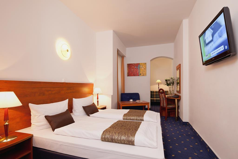 Bedroom 4, Atrium Charlottenburg, Berlin