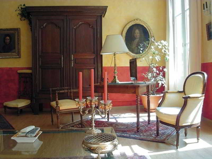 Exterior & Views 2, Hotel des Arceaux, Pyrénées-Atlantiques