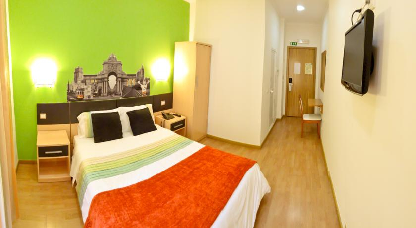 Bedroom 3, Vila Nova Guesthouse, Lisbon