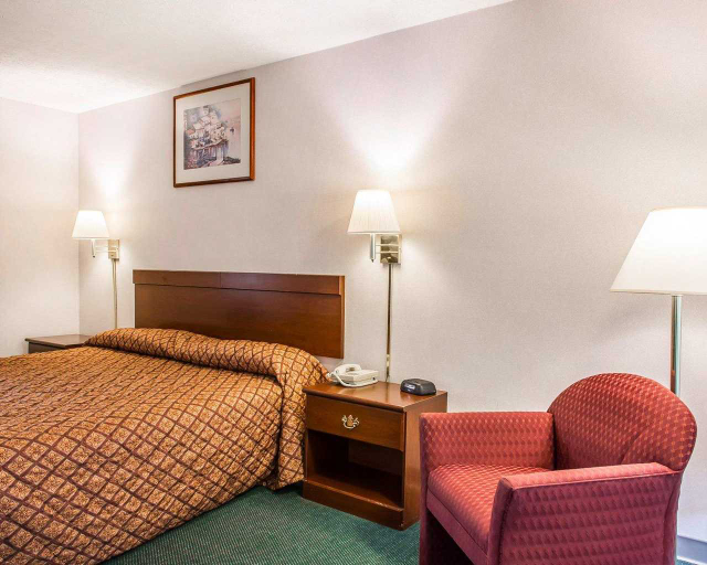Bedroom 3, Red Roof Inn Walton - Richwood, Boone