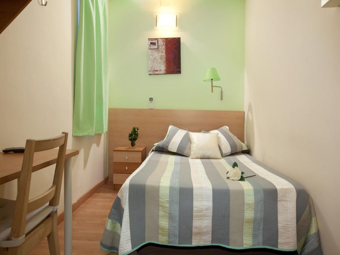 Bedroom 4, Hostal Felipe II, Barcelona