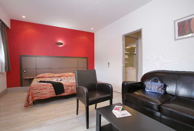 Bedroom 2, INTER-HOTEL LE MOULIN ROUGE, Dordogne
