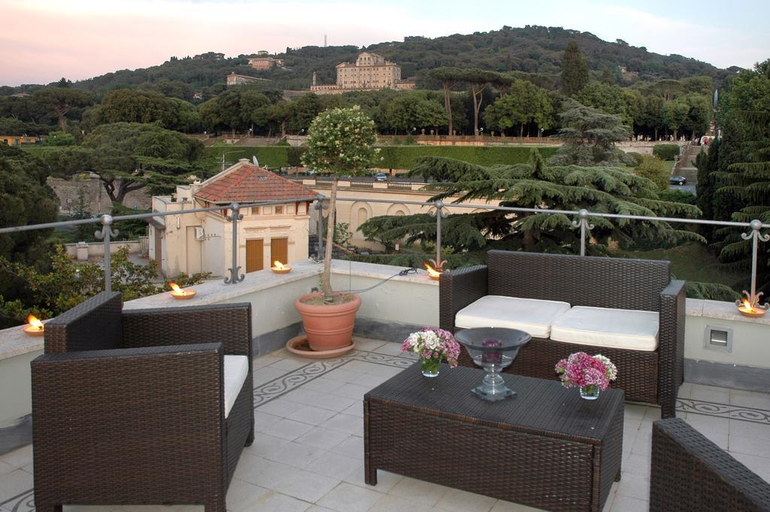 Exterior & Views 2, Hotel Flora, Rome