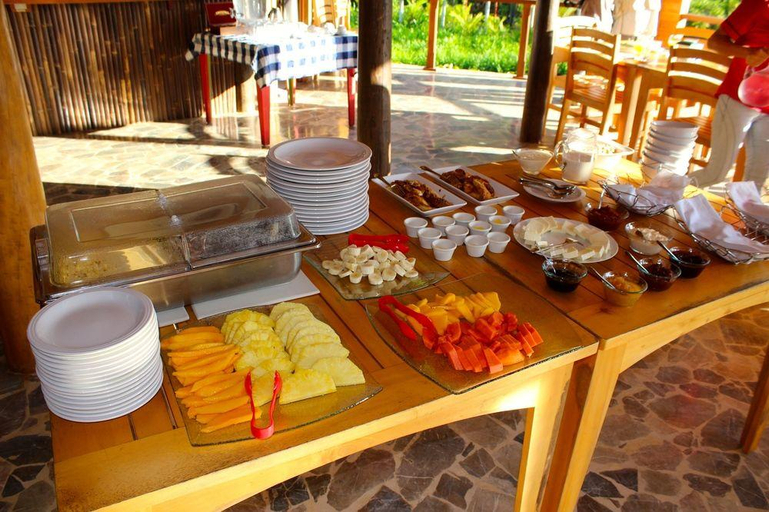 Food & Drinks 3, Macaw Lodge, Turrubares