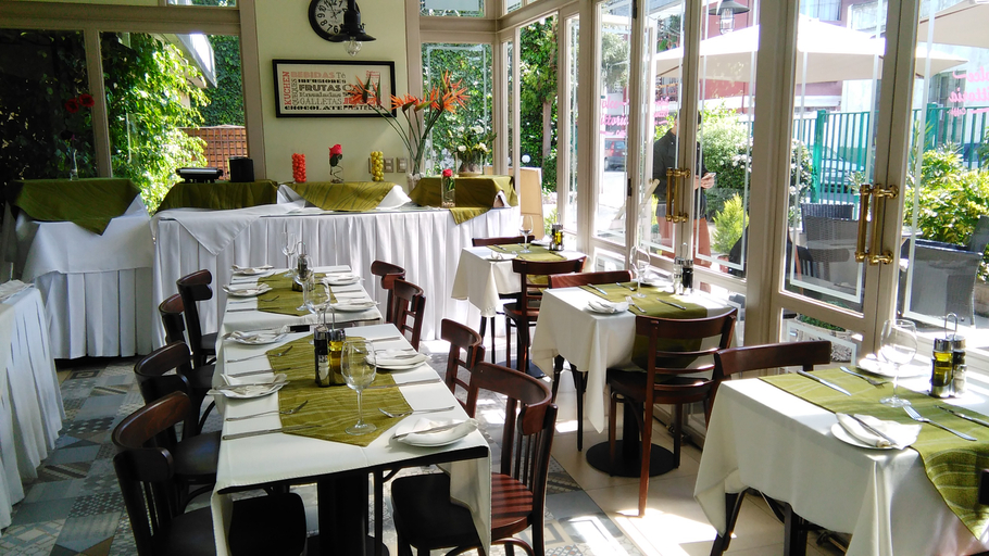 Food & Drinks 3, VO Express Hotel Barrio italia, Santiago