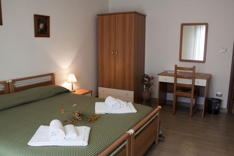 Bedroom 4, Le Giare B&B, Catania