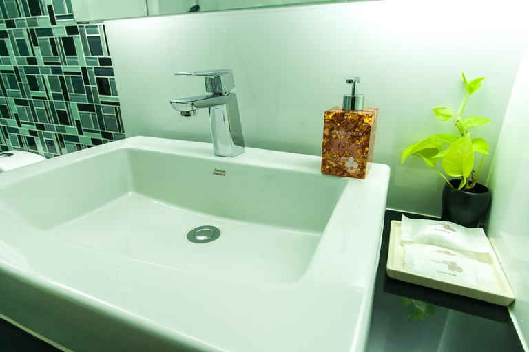 Bathroom 4, Baan Nilrath Hotel, Hua Hin
