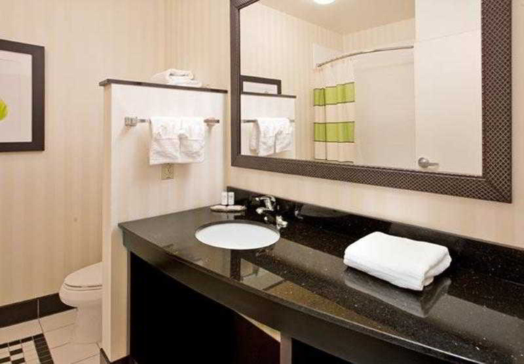 Bathroom 4, Fairfield Inn & Suites by Marriott Kearney, Buffalo