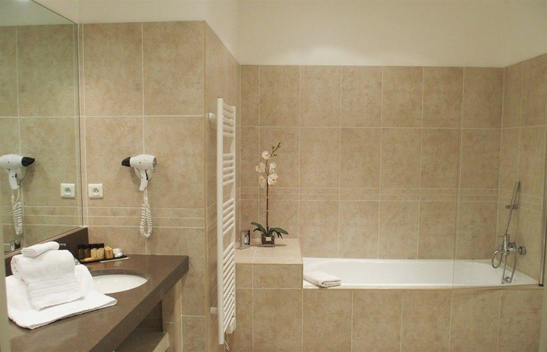 Bathroom 5, Hôtel Perla Rossa, Haute-Corse