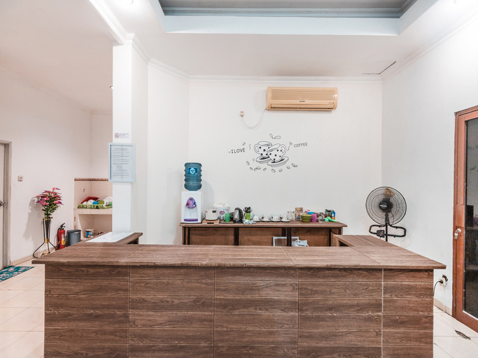 Public Area 5, Super OYO 2034 Eden Guest House, Depok