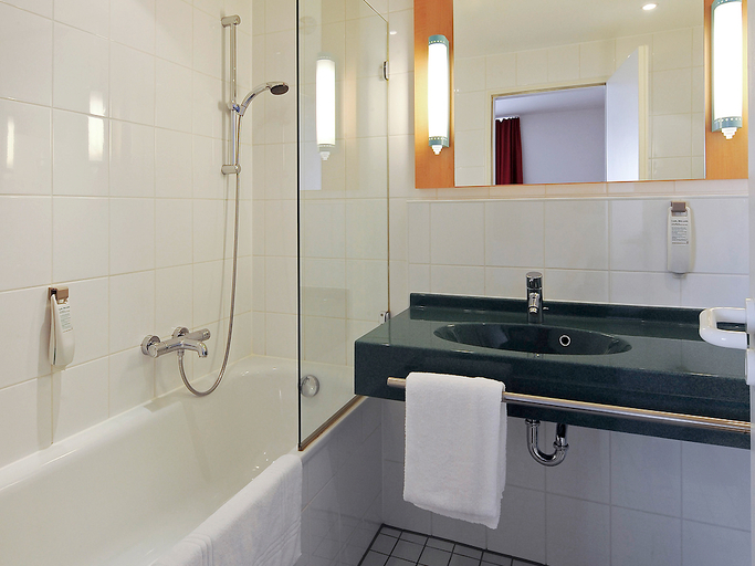 Bathroom 5, B&B Hotel Aachen-Hbf, Städteregion Aachen
