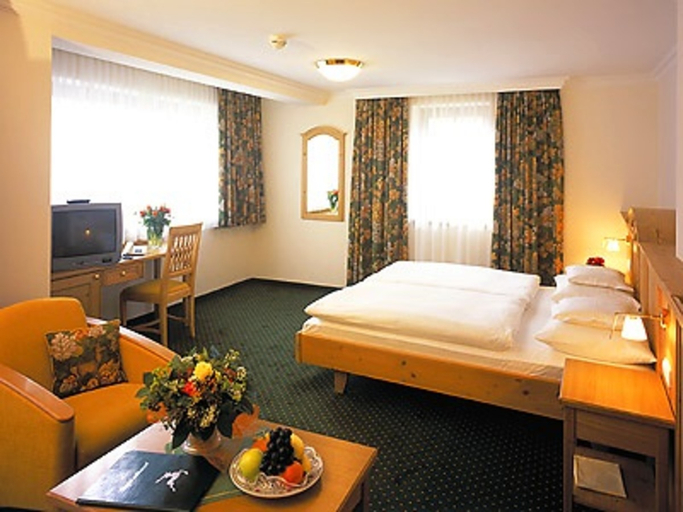 Bedroom 3, Hotel Zum Hirschen, Zell am See