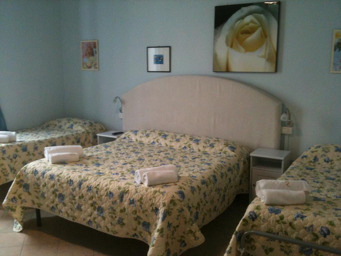 Bedroom 4, Stop & Sleep Bergamo, Bergamo