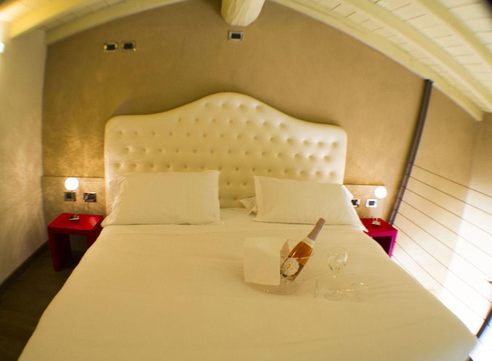 Bedroom, Borgo Santa Giulia, Brescia