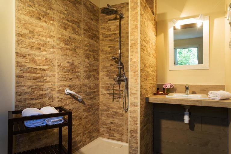 Bathroom 5, Mas Des Salicornes, Bouches-du-Rhône