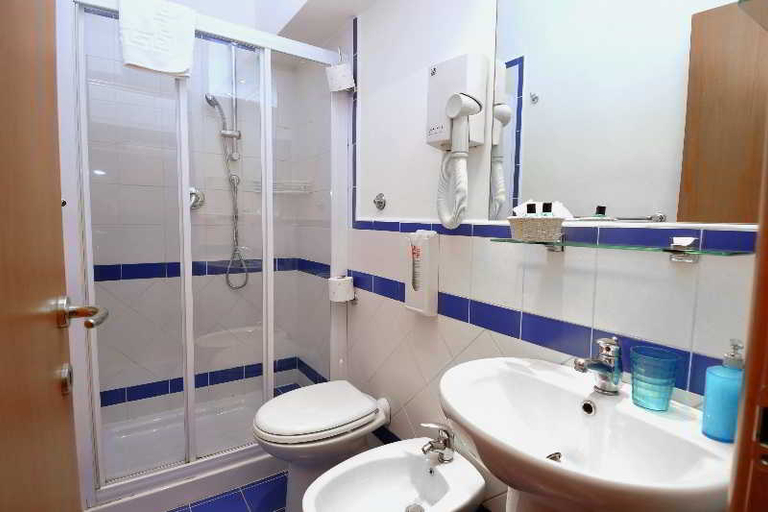 Bathroom 5, San Peter Rome B&B, Rome