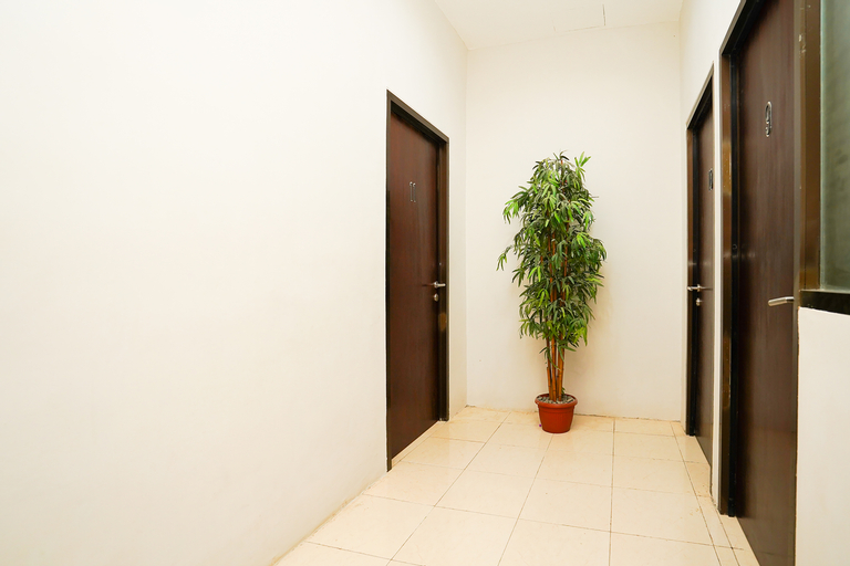 Public Area 3, Capital O 2oscar Surabaya, Surabaya