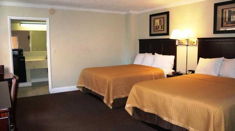 Bedroom 3, Americas Best Value Inn Fresno Downtown, Fresno