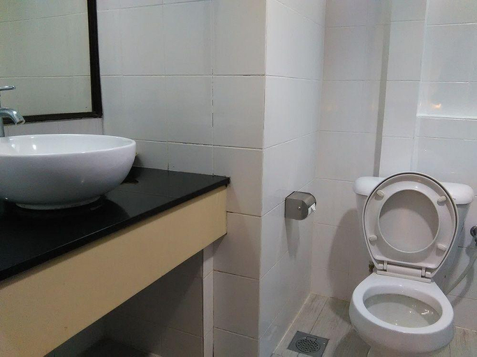 Bathroom 5, Telang Usan Hotel Kuching, Kuching