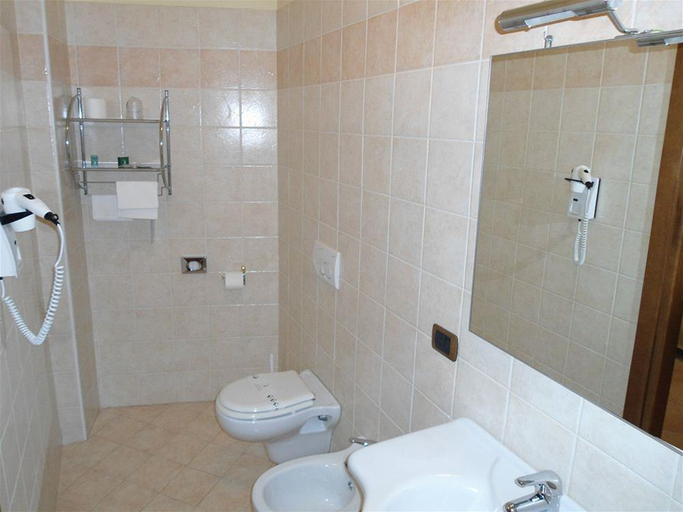 Bathroom 4, Hotel Ristorante Belvedere, Alessandria