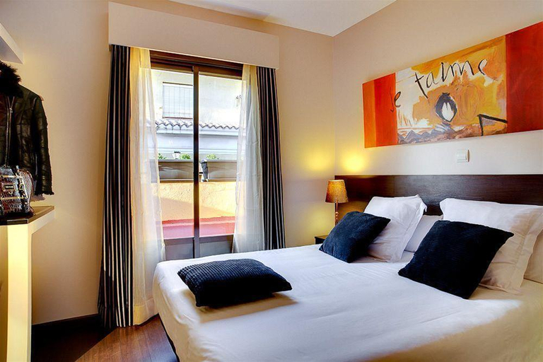 Bedroom 3, Thc Tirso De Molina, Madrid