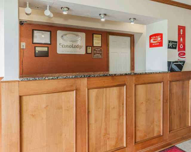 Public Area 2, Econo Lodge Cloverdale, Putnam