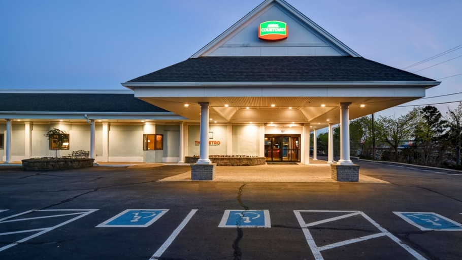 Exterior & Views 2, Courtyard By Marriott Cape Cod Hyannis, Barnstable