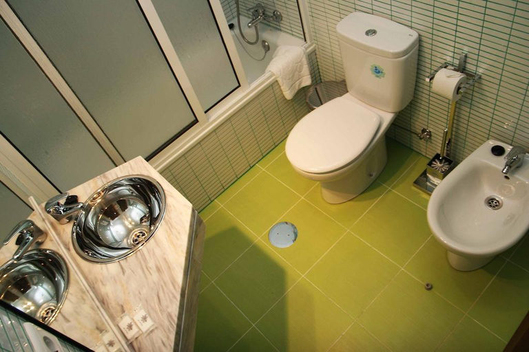 Bathroom 4, Pensão Do Norte Lda, Porto