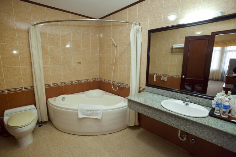 Bathroom, Asean HaLong Hotel, Hạ Long