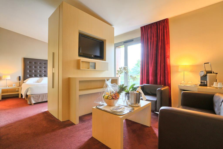 Exterior & Views 2, Le Relais De La Malmaison, Hauts-de-Seine