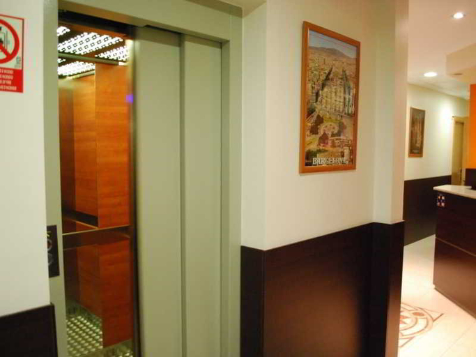 Public Area 3, Hostal Las Flores, Barcelona