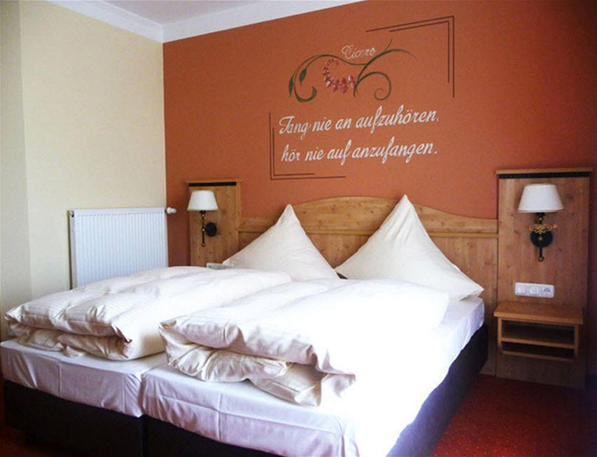 Bedroom 3, Hotel Gasthof Fellner, Cham