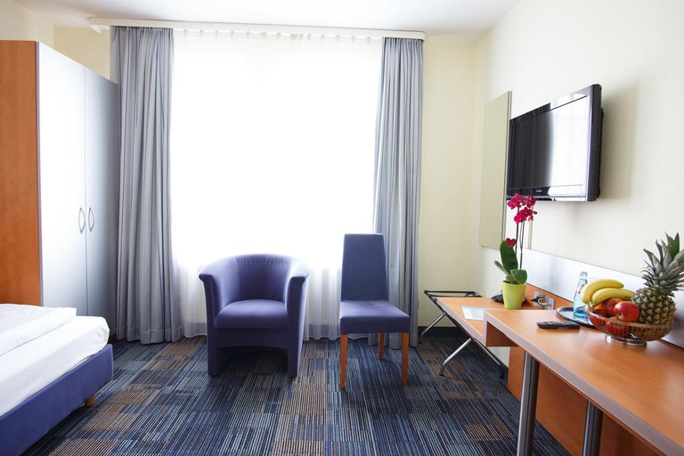 Bedroom 3, Senator Hotel, Frankfurt am Main