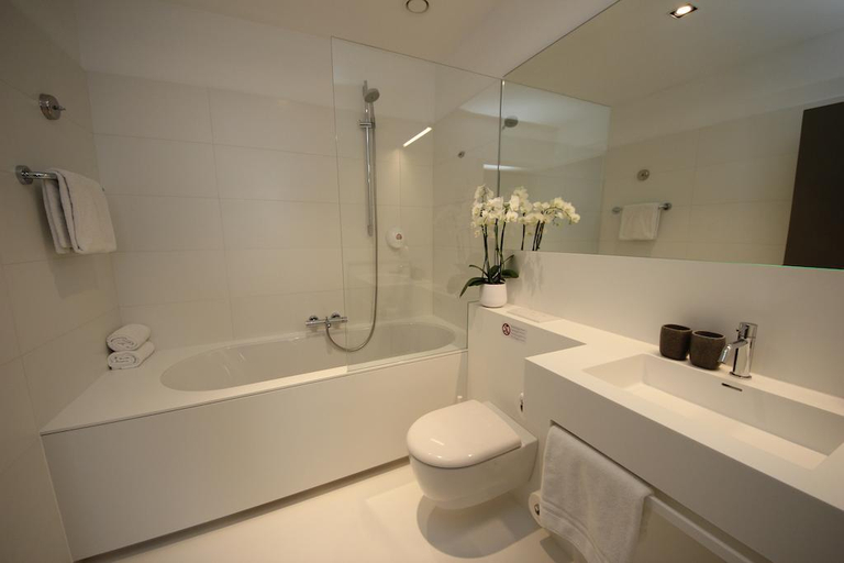 Bathroom 4, Hotel Astoria Gent, Oost-Vlaanderen