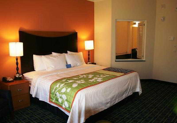 Bedroom 3, Fairfield Inn & Suites Birmingham Pelham/I-65, Shelby