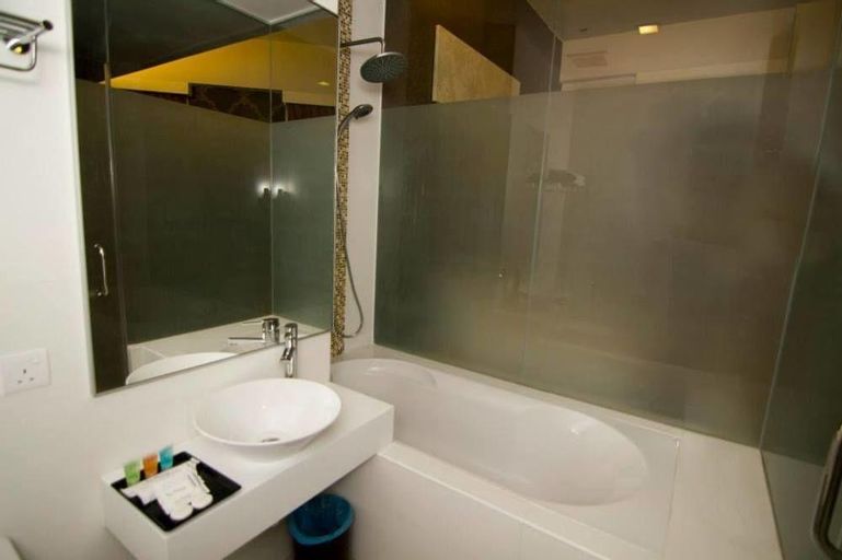 Bathroom 5, Sri Manja Boutique Hotel, Kuantan