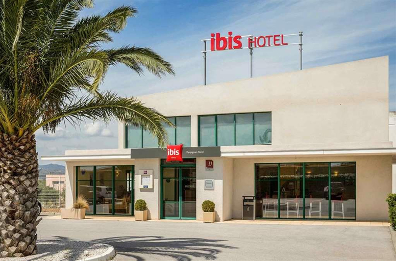 Exterior & Views 2, Ibis Perpignan Rivesaltes, Pyrénées-Orientales