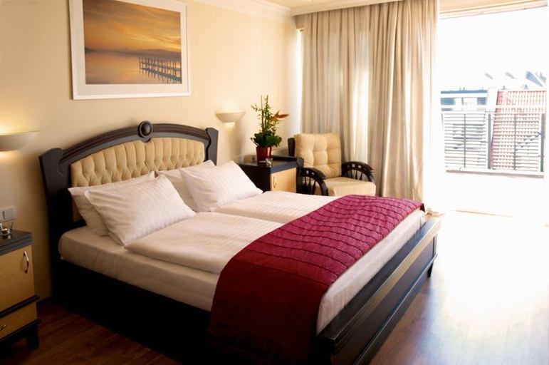 Bedroom 4, Hotel Atlas, München