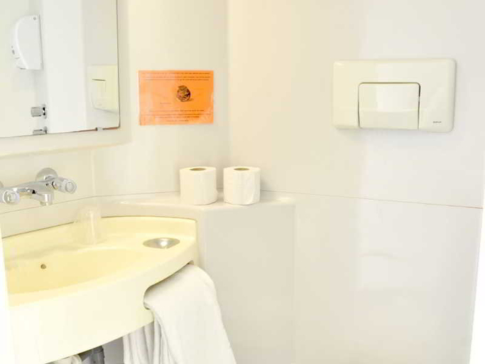 Bathroom 5, Hotel Mister Bed Tours, Indre-et-Loire