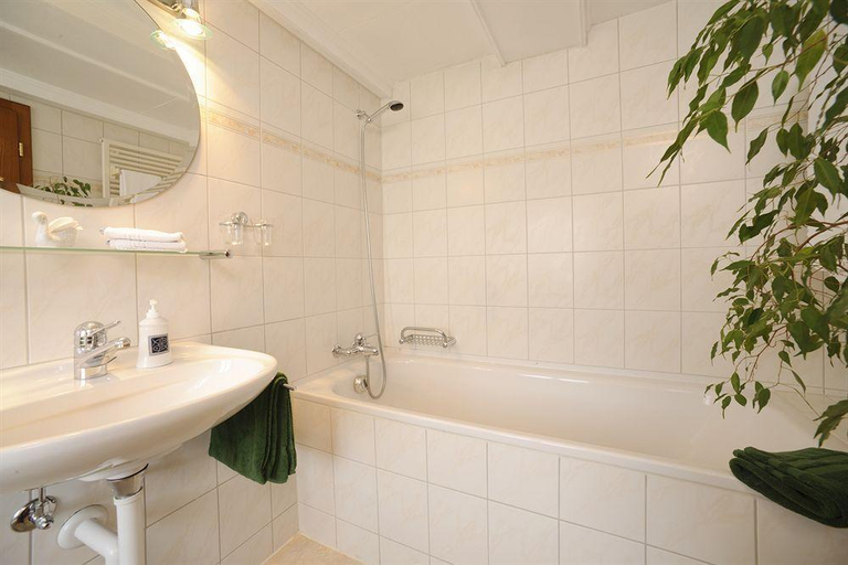 Bathroom 4, Hotel Landgasthof Hirschen, Stein