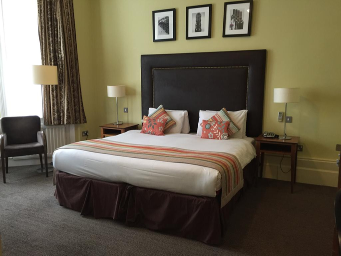 Bedroom 3, The Bournemouth West Cliff Hotel, Poole