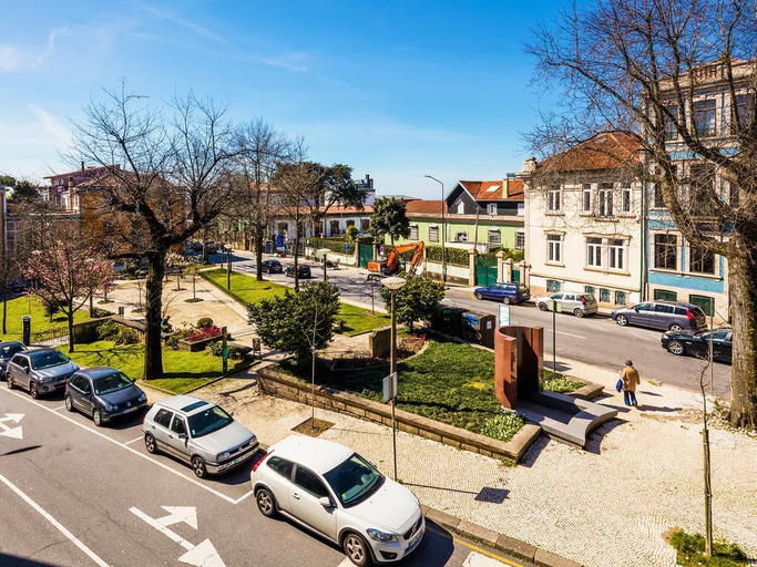 Public Area 4, Pedra Ibérica, Porto