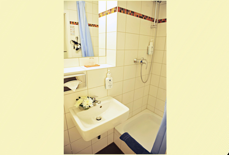 Bathroom 4, Alex Hotel, Berlin