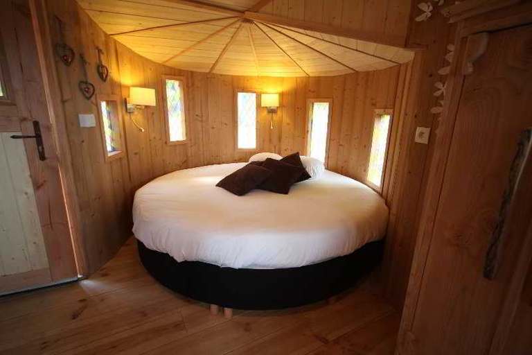 Bedroom 3, Chateau De La Dame Blanche, Doubs